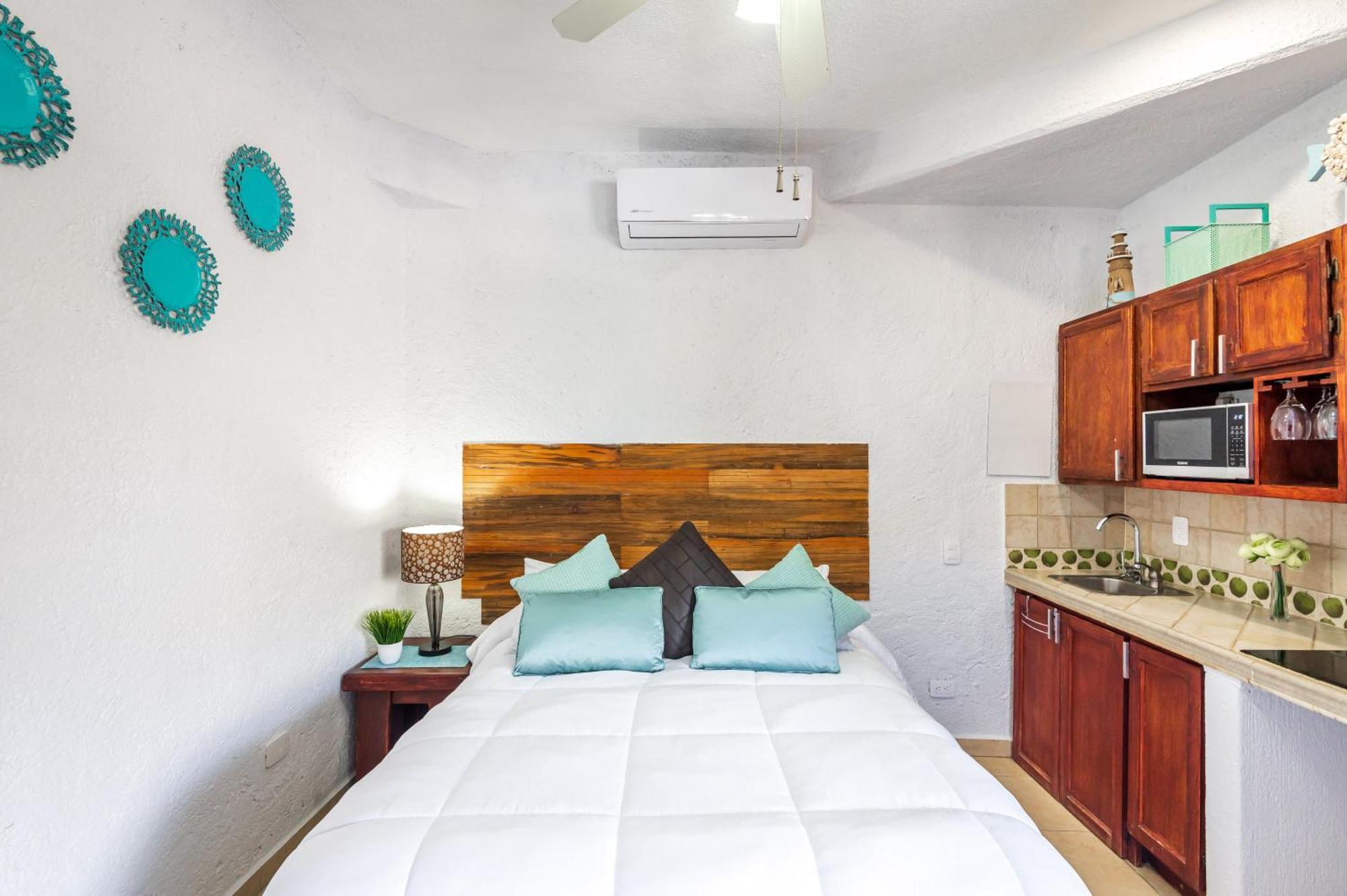 Marina Cabo Plaza Town & Beach Condos Кабо Сан Лукас Екстериор снимка