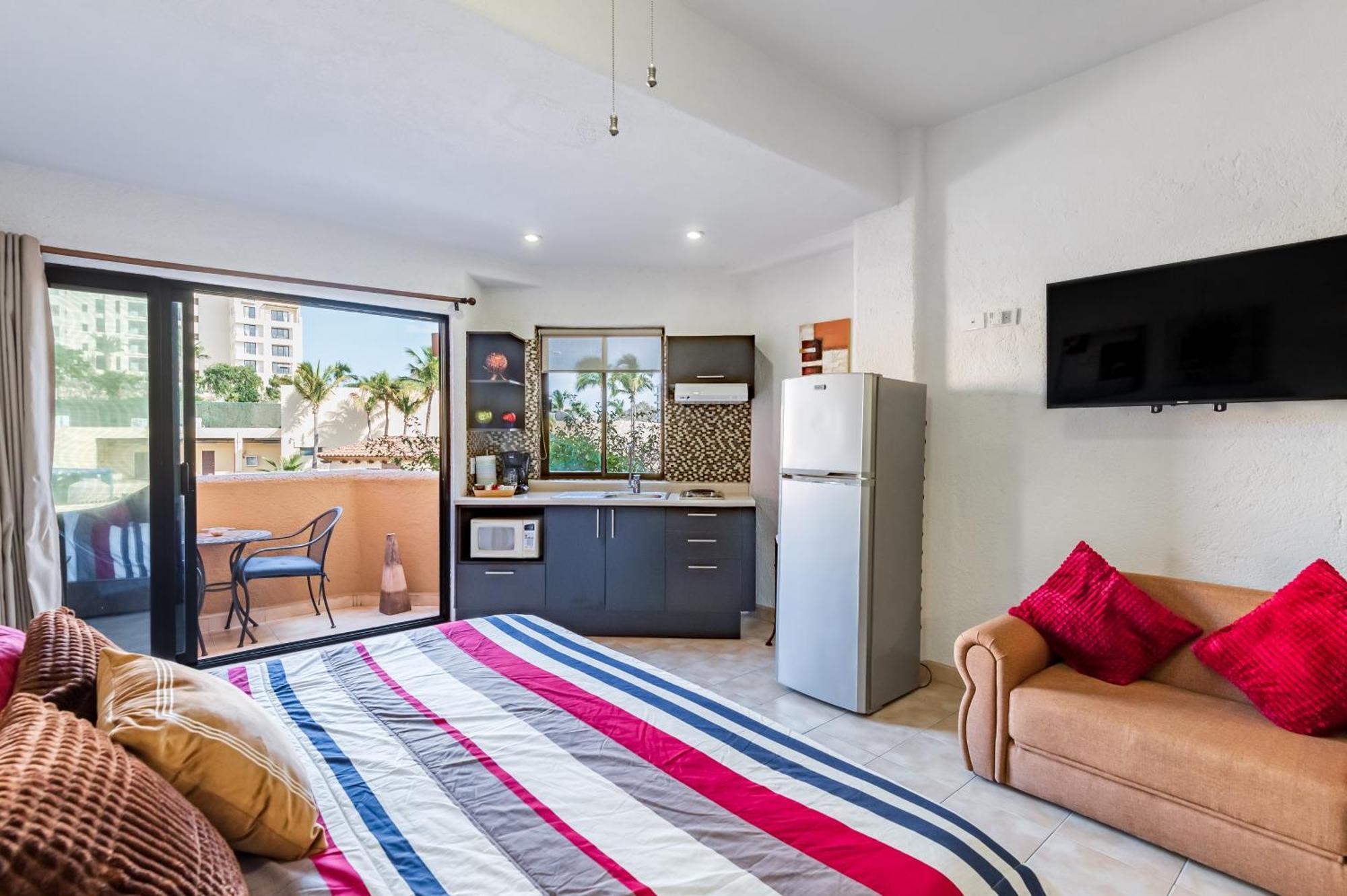 Marina Cabo Plaza Town & Beach Condos Кабо Сан Лукас Екстериор снимка