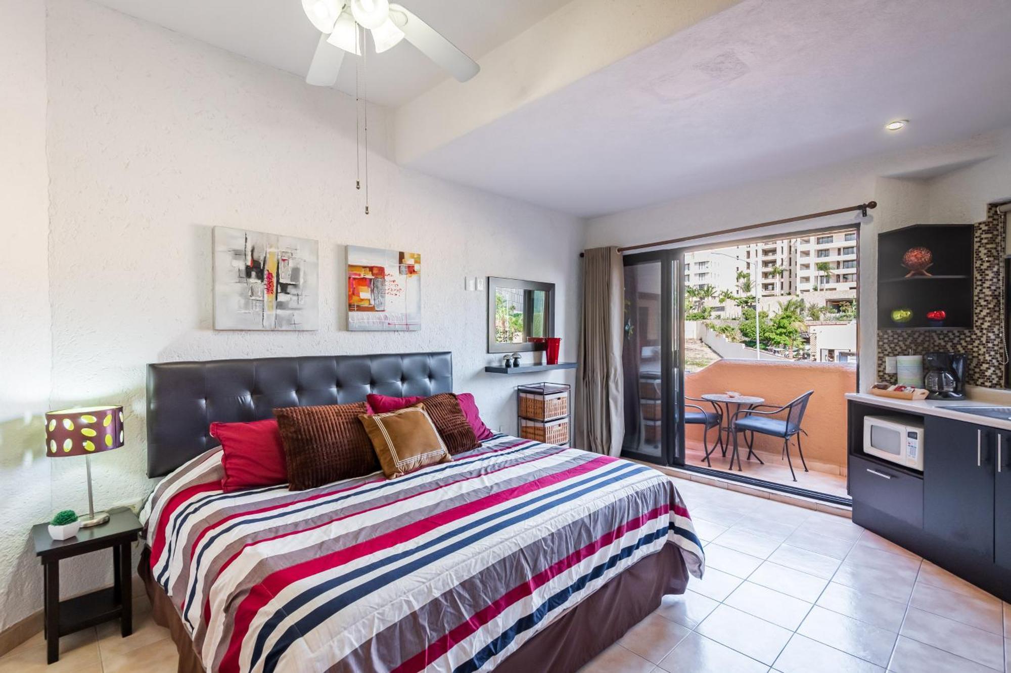 Marina Cabo Plaza Town & Beach Condos Кабо Сан Лукас Екстериор снимка