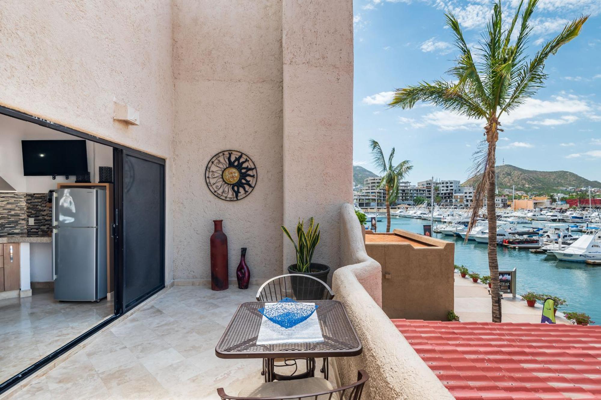 Marina Cabo Plaza Town & Beach Condos Кабо Сан Лукас Екстериор снимка