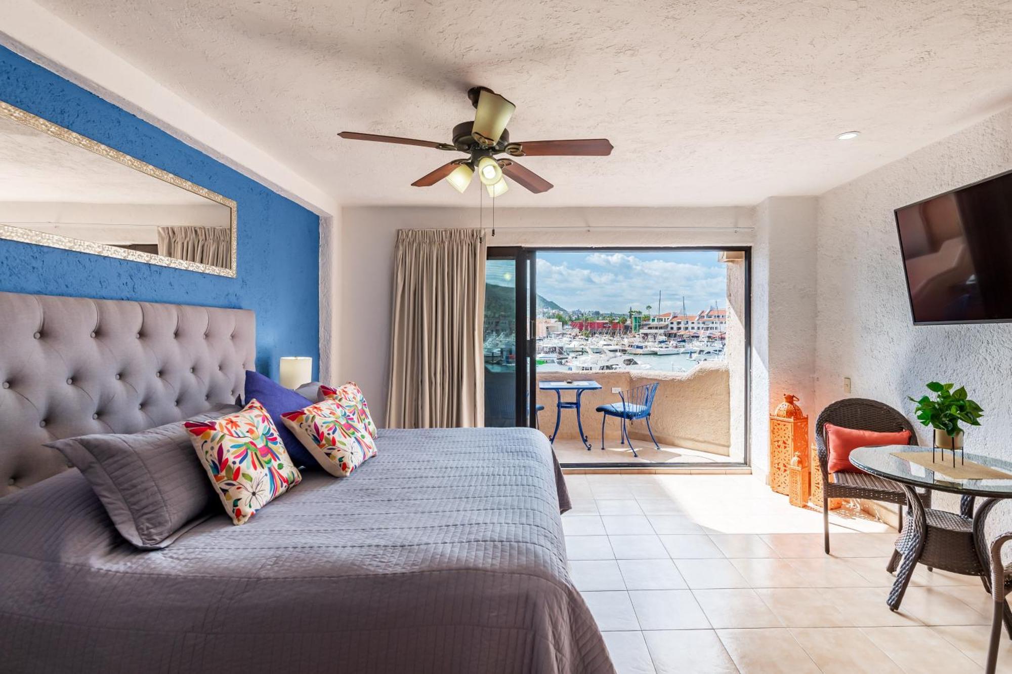 Marina Cabo Plaza Town & Beach Condos Кабо Сан Лукас Екстериор снимка