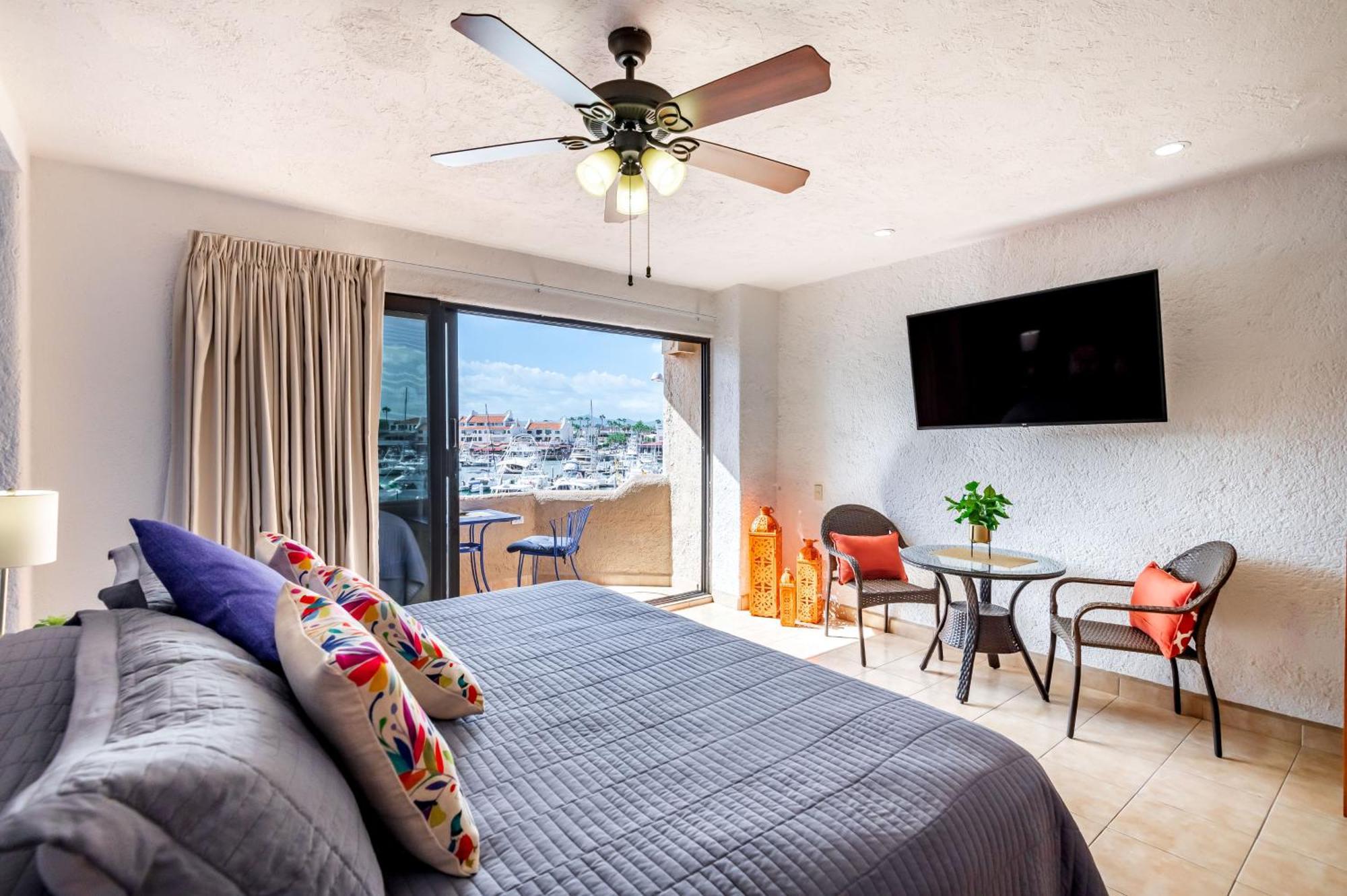 Marina Cabo Plaza Town & Beach Condos Кабо Сан Лукас Екстериор снимка