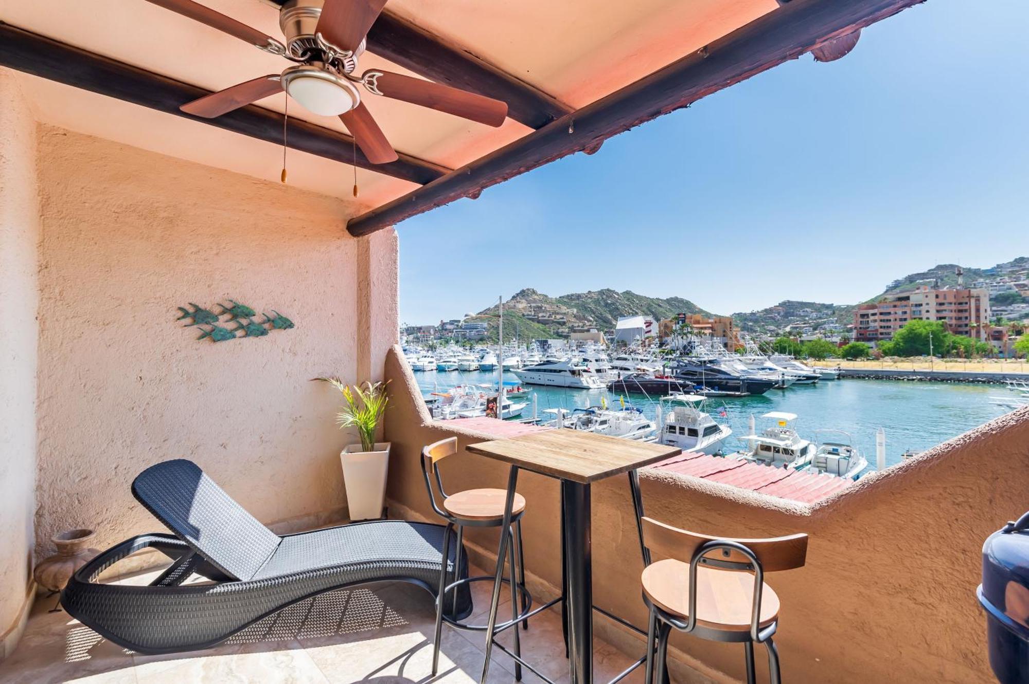 Marina Cabo Plaza Town & Beach Condos Кабо Сан Лукас Екстериор снимка